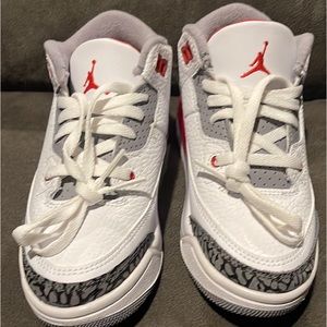 Boys jordan retro 3  size 11c